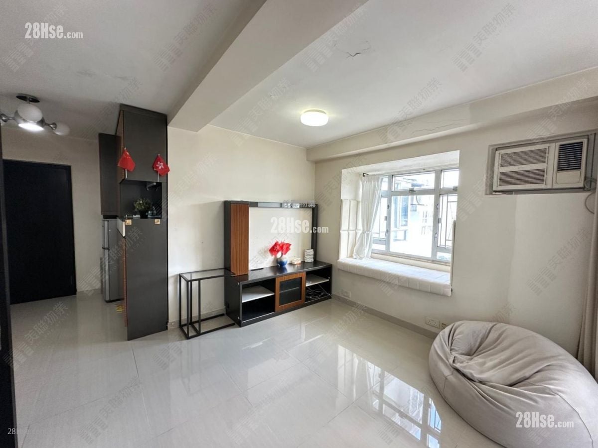 Lucky Plaza Sell 1 Bedroom 390 ft²