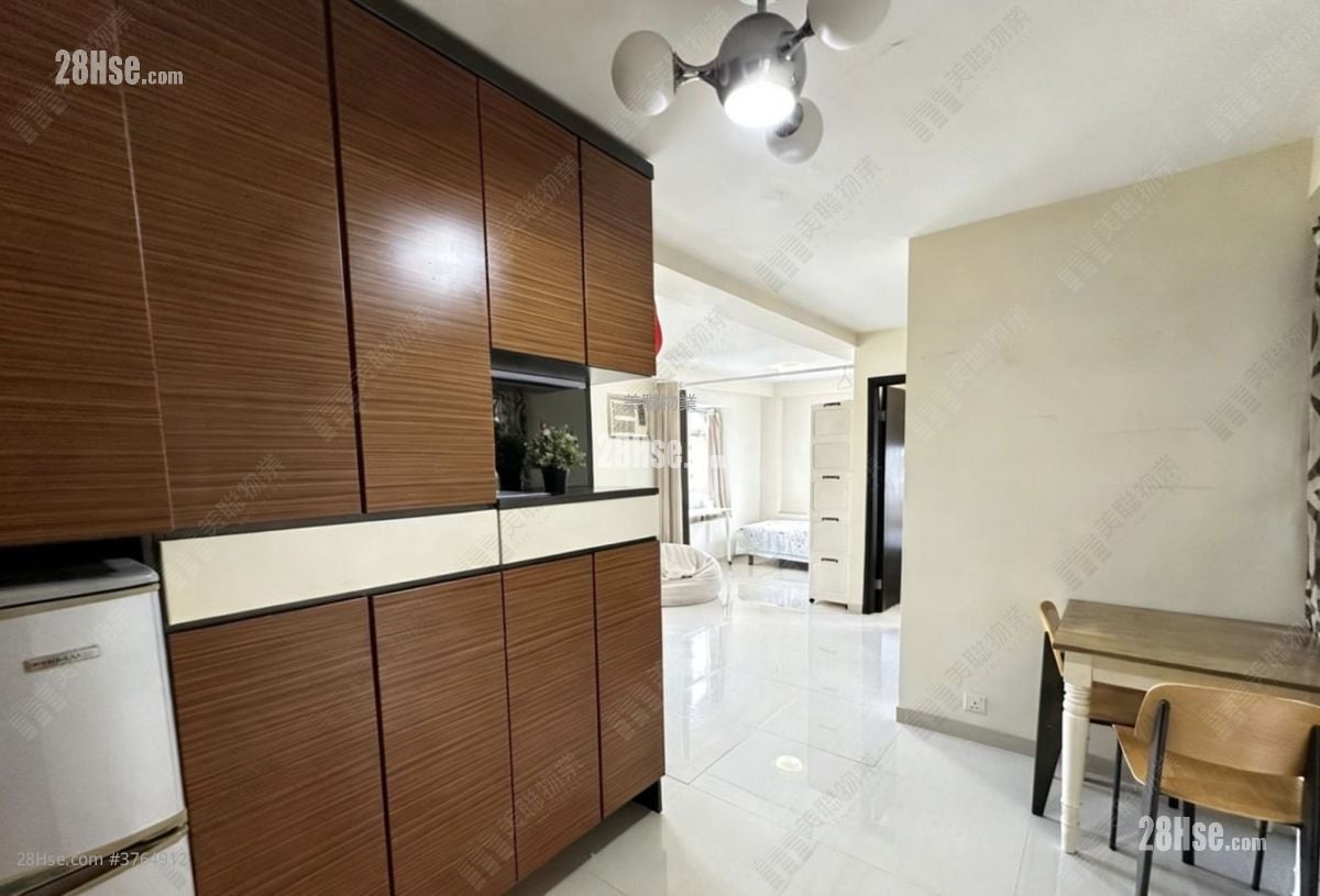 Lucky Plaza Sell 1 Bedroom 390 ft²