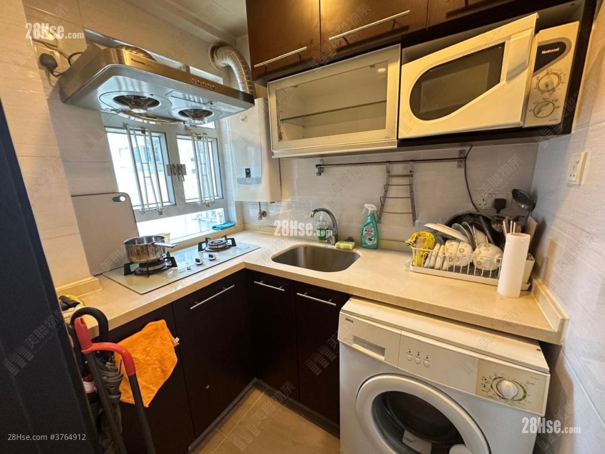 Lucky Plaza Sell 1 Bedroom 390 ft²