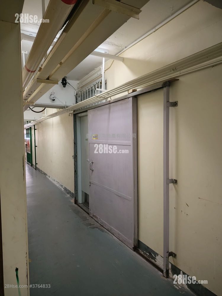 金来工业大厦 租盘 878 平方尺