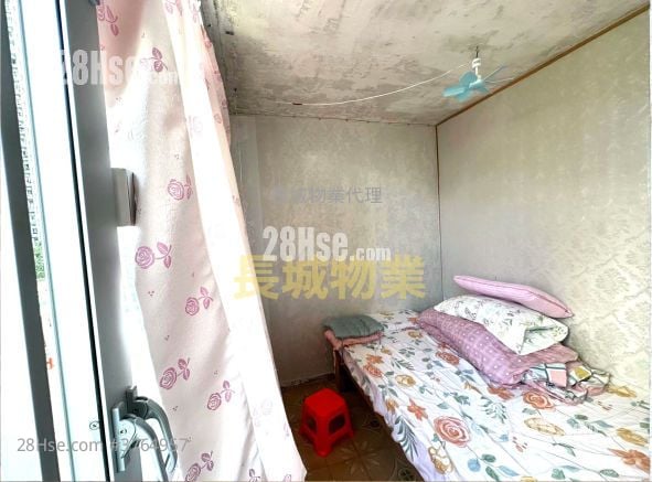 Fu Shin Estate Sell 3 Bedrooms , 1 Bathroom 490 ft²