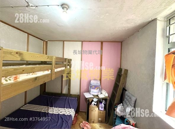 Fu Shin Estate Sell 3 Bedrooms , 1 Bathroom 490 ft²