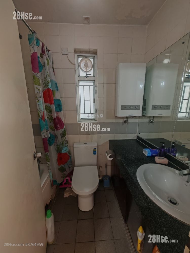 Tin Shing Court Sell 2 Bedrooms , 1 Bathroom