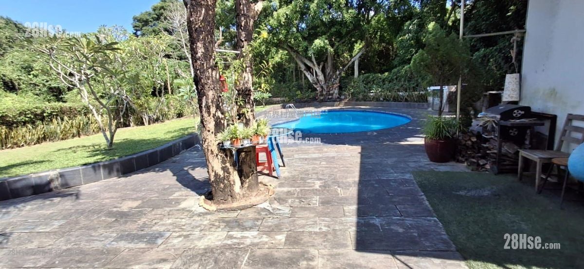 Village Sell 3 Bedrooms , 3 Bathrooms 1,950 ft²