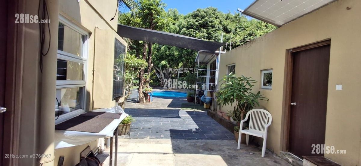 Village Sell 3 Bedrooms , 3 Bathrooms 1,950 ft²
