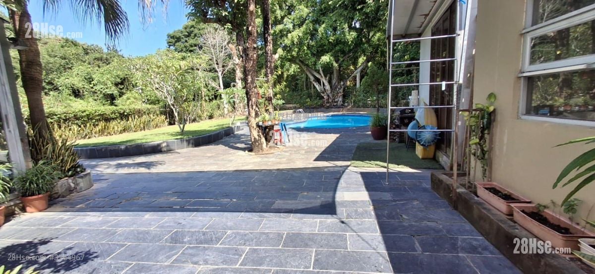 Village Sell 3 Bedrooms , 3 Bathrooms 1,950 ft²