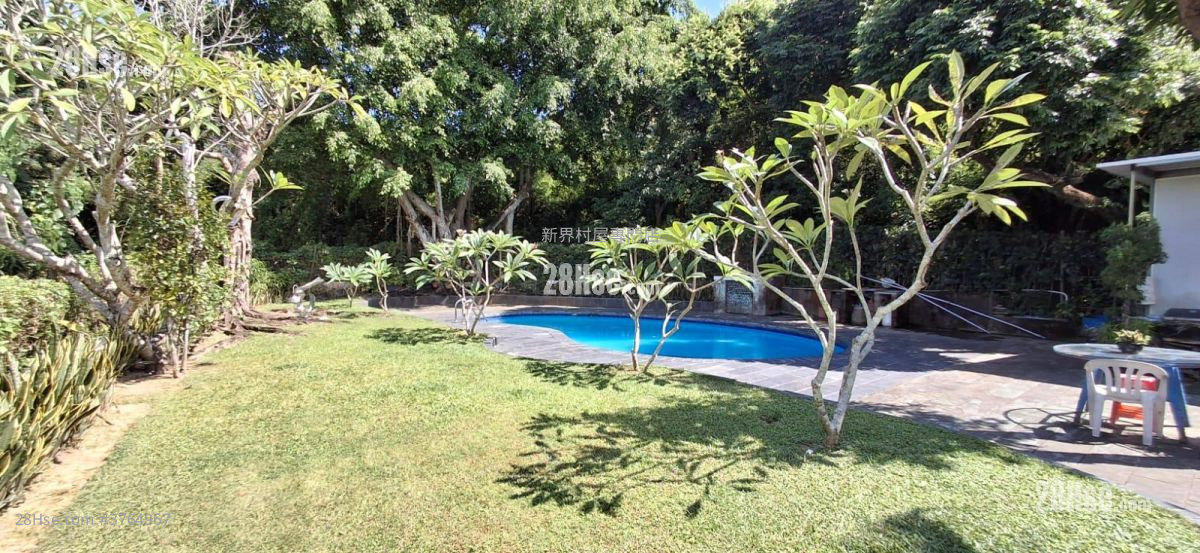 Village Sell 3 Bedrooms , 3 Bathrooms 1,950 ft²