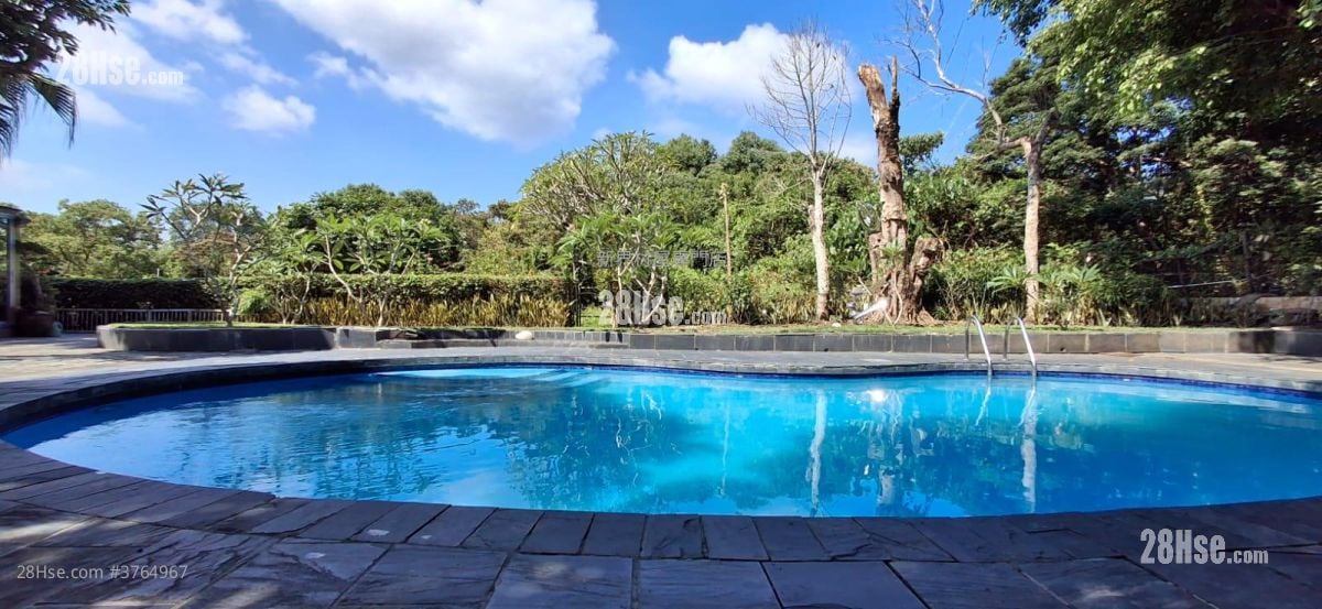 Village Sell 3 Bedrooms , 3 Bathrooms 1,950 ft²