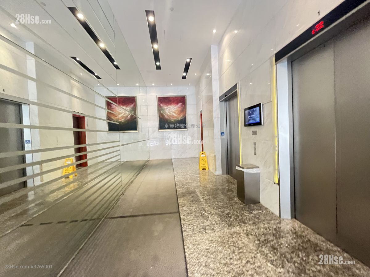 擎天广场 租盘 2 房 2,700 平方尺