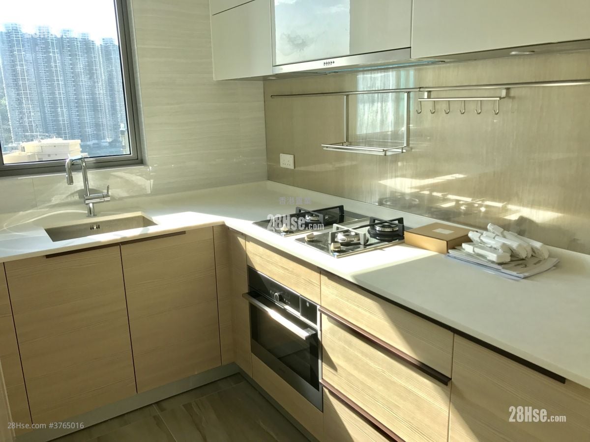 Twin Peaks Sell 4 Bedrooms , 3 Bathrooms 739 ft²