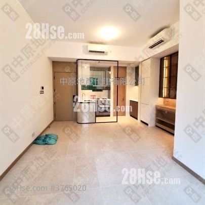 St Martin Sell 3 Bedrooms 715 ft²