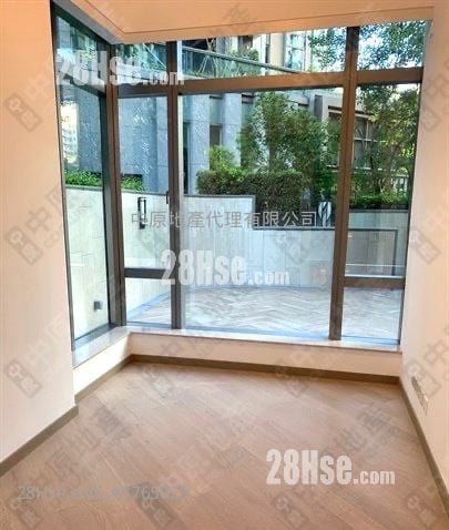 St Martin Sell 3 Bedrooms 715 ft²