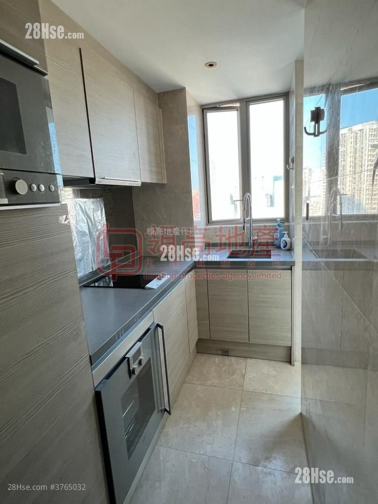 The Coronation Sell 1 Bedroom , 1 Bathroom 496 ft²