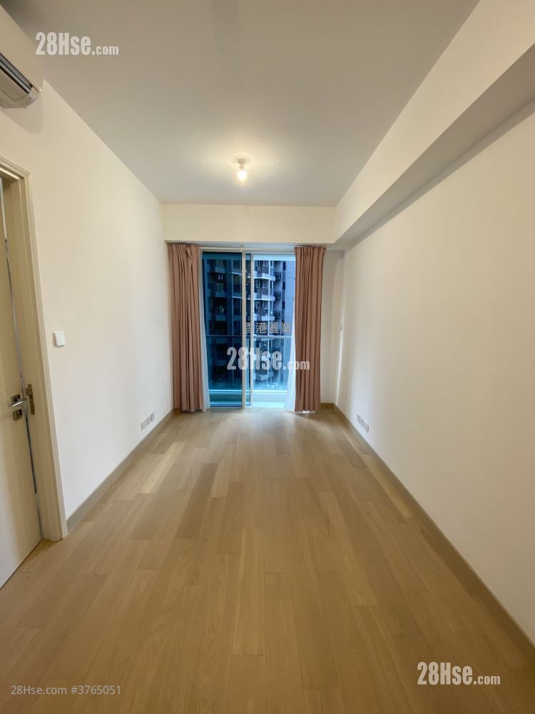 Monterey Sell 1 Bedroom , 1 Bathroom 373 ft²