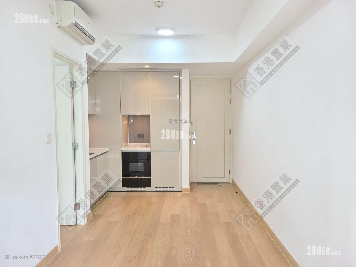 Monterey Sell 1 Bedroom , 1 Bathroom 373 ft²