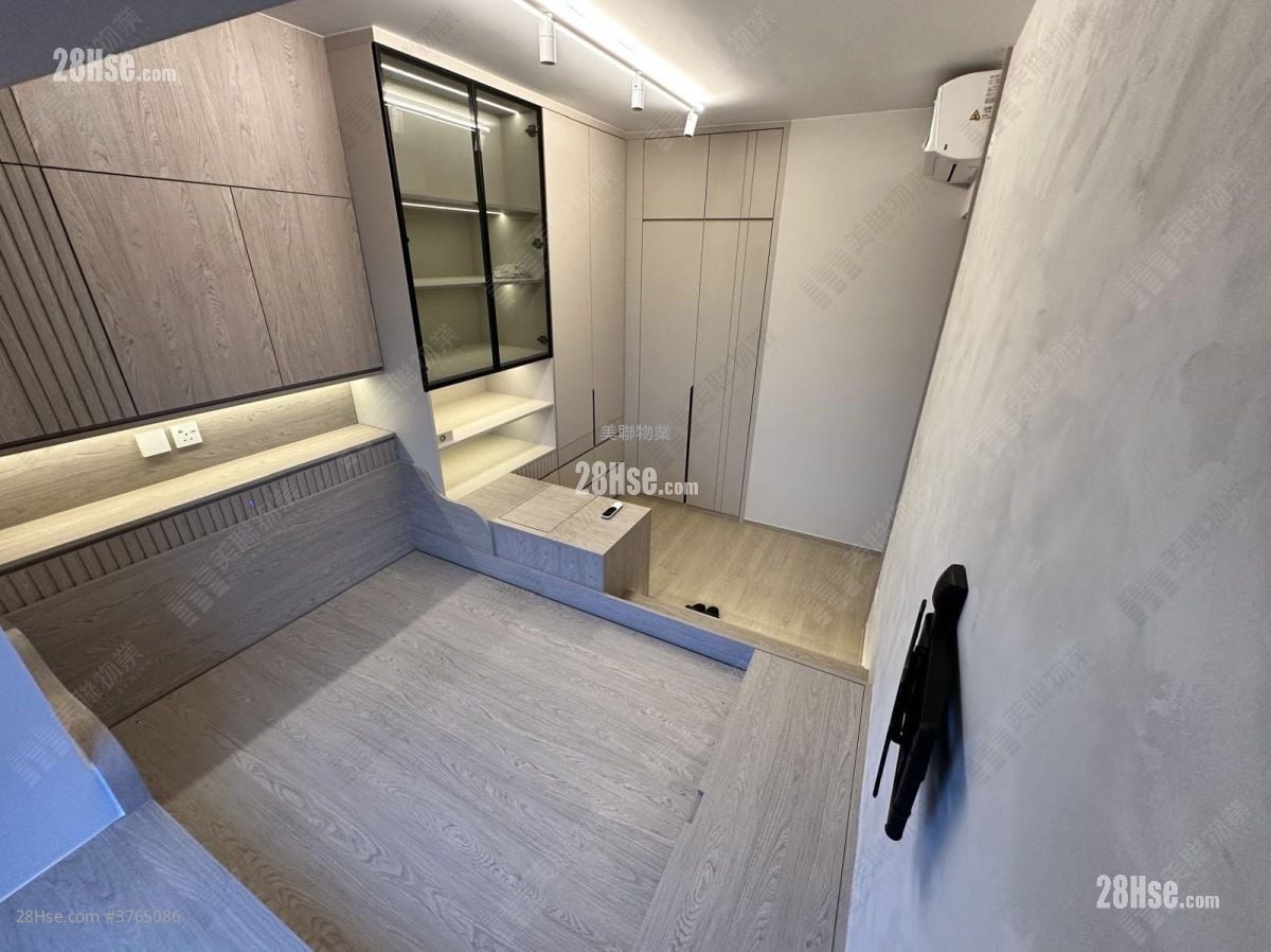 Park Signature Sell 3 Bedrooms , 2 Bathrooms 786 ft²