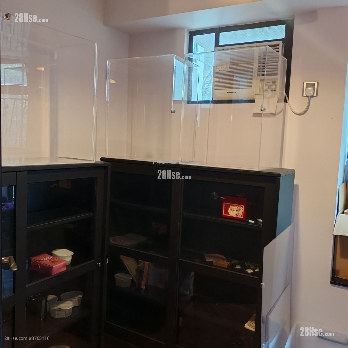 Kornhill Sell 2 Bedrooms , 1 Bathroom 490 ft²