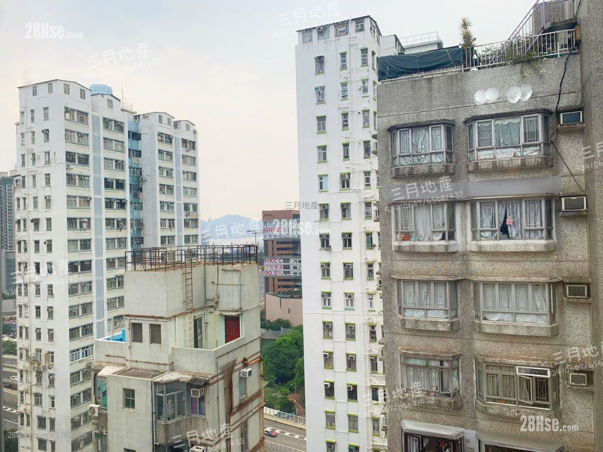 Le Mansion Sell 3 Bedrooms , 1 Bathroom 520 ft²