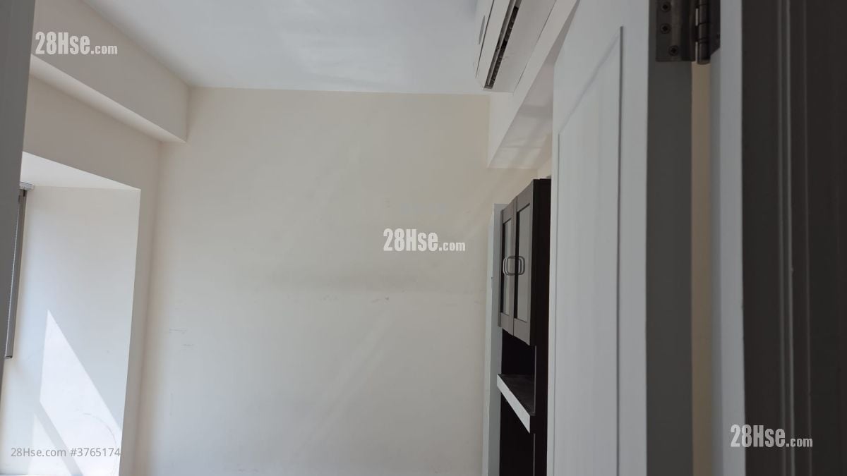 尚城 售盘 5+ 房 , 4 浴室 1,599 平方尺