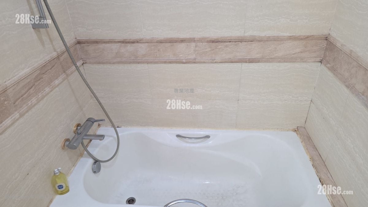 尚城 售盘 5+ 房 , 4 浴室 1,599 平方尺