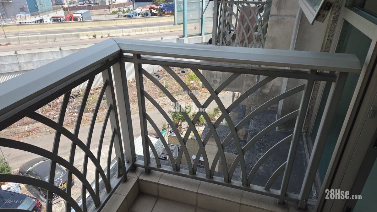 尚城 售盘 5+ 房 , 4 浴室 1,599 平方尺