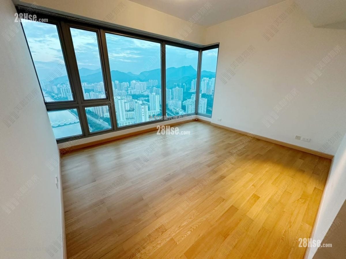 The Riverpark Sell 5+ Bedrooms 2,141 ft²