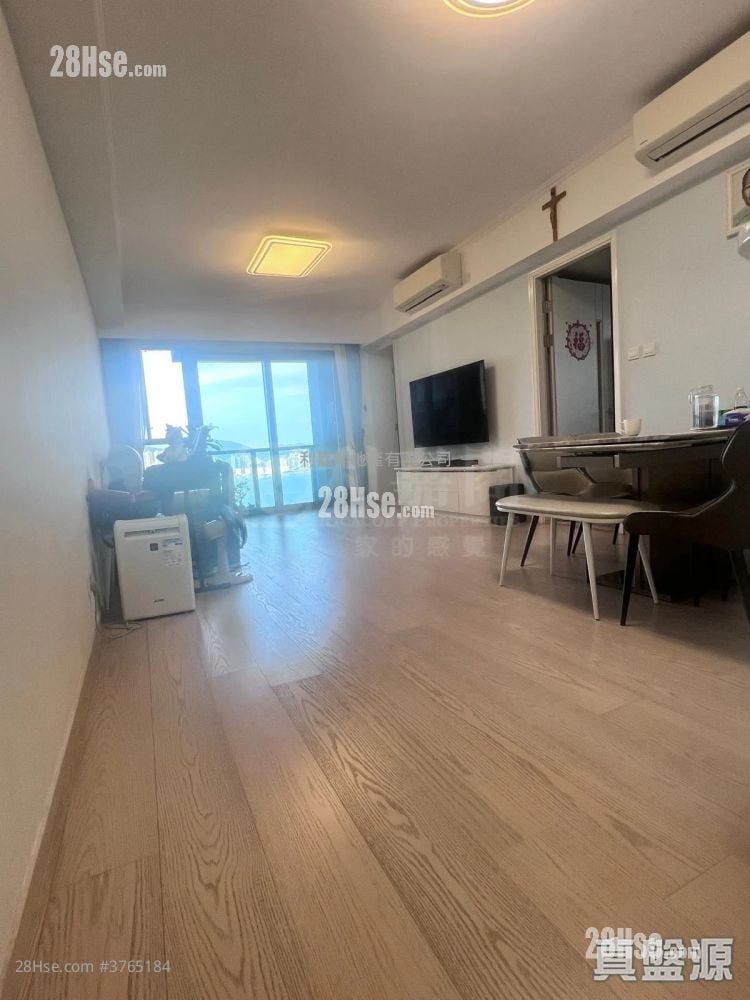 Sea To Sky Sell 4 Bedrooms 1,077 ft²