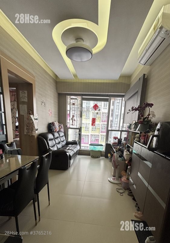 Beacon Lodge Sell 2 Bedrooms , 1 Bathroom 466 ft²