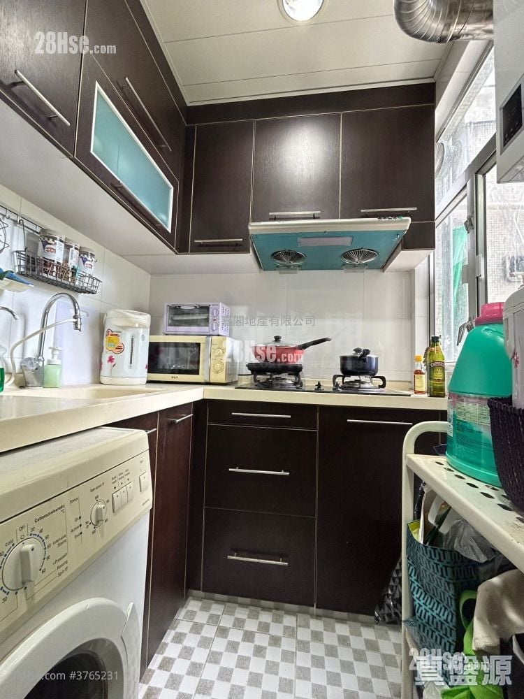 Tsuen Kam Centre Sell 2 Bedrooms , 1 Bathroom 369 ft²