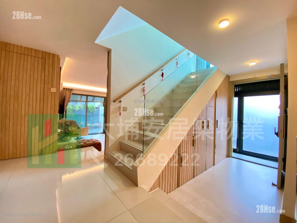 村屋 售盘 5+ 房 , 3 浴室 2,100 平方尺