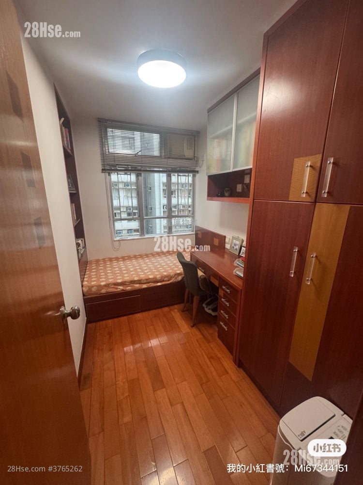 Whampoa Garden Sell 4 Bedrooms , 2 Bathrooms 765 ft²