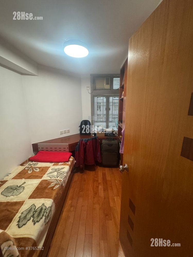 Whampoa Garden Sell 4 Bedrooms , 2 Bathrooms 765 ft²