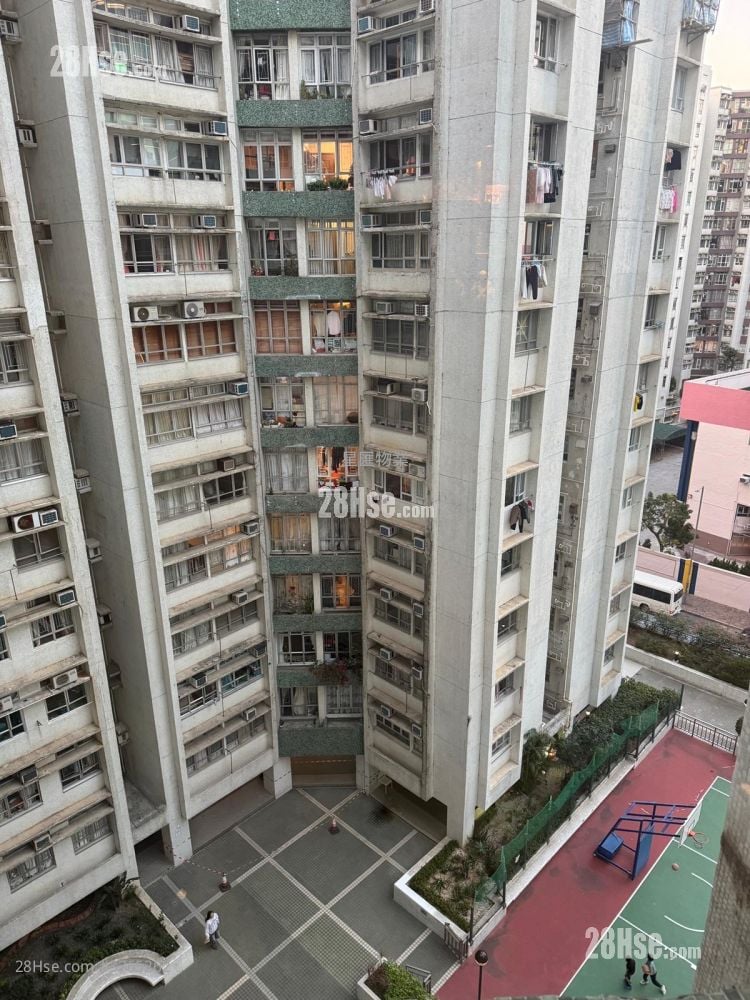 Whampoa Garden Sell 4 Bedrooms , 2 Bathrooms 765 ft²