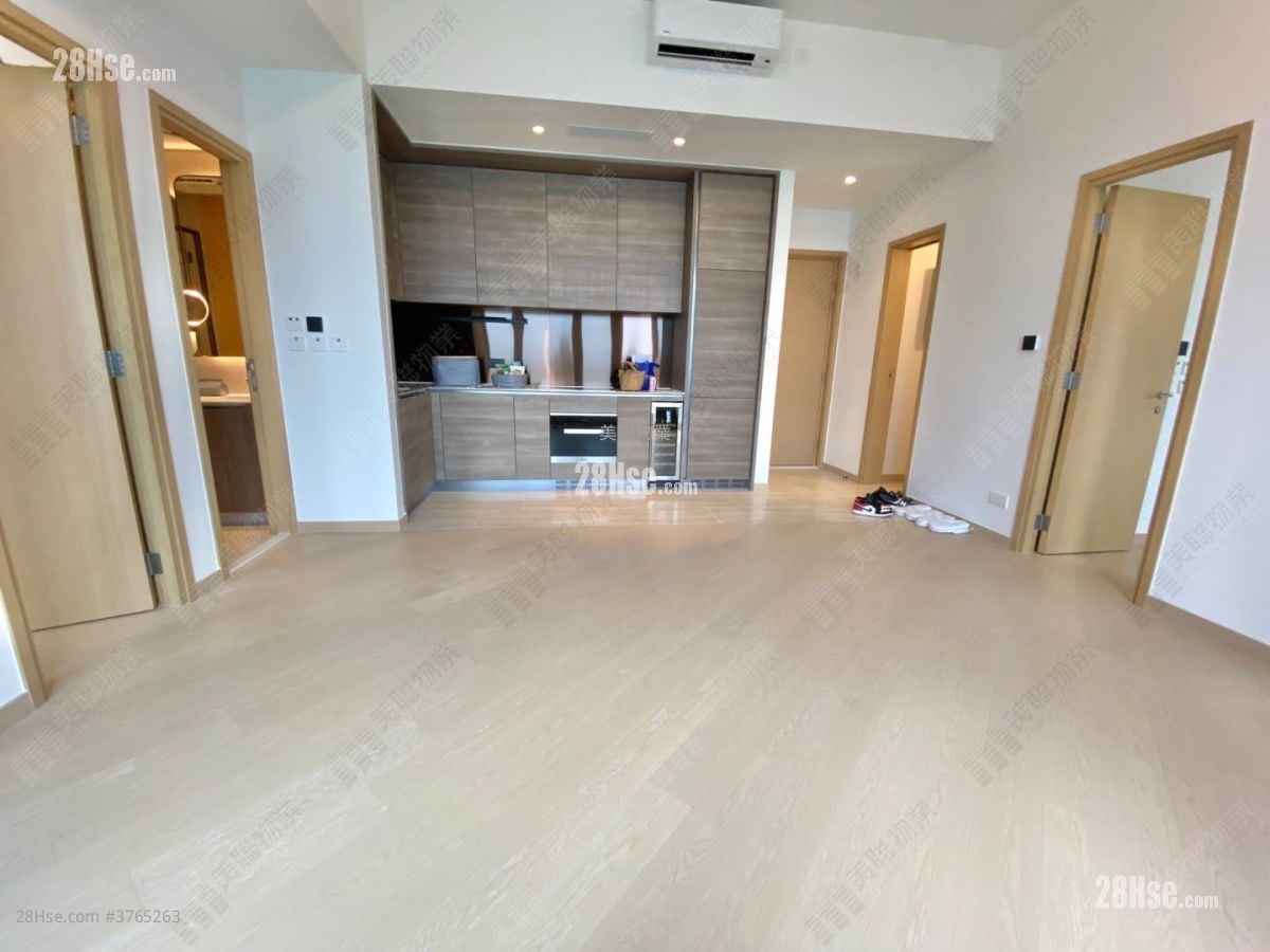 Lp10 Sell 2 Bedrooms , 2 Bathrooms 712 ft²