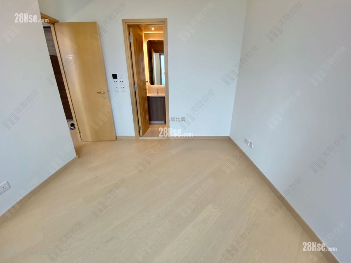 Lp10 Sell 2 Bedrooms , 2 Bathrooms 712 ft²