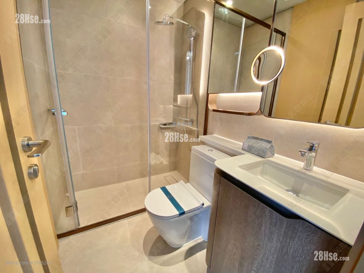 Lp10 Sell 2 Bedrooms , 2 Bathrooms 712 ft²