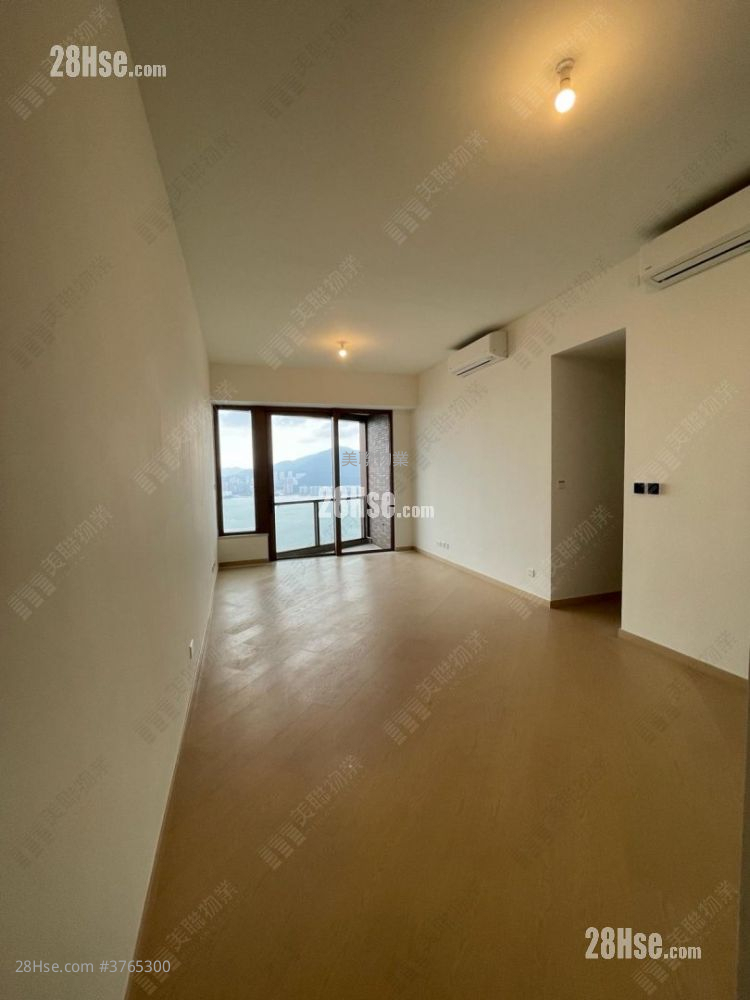 Lp10 Sell 4 Bedrooms 1,204 ft²