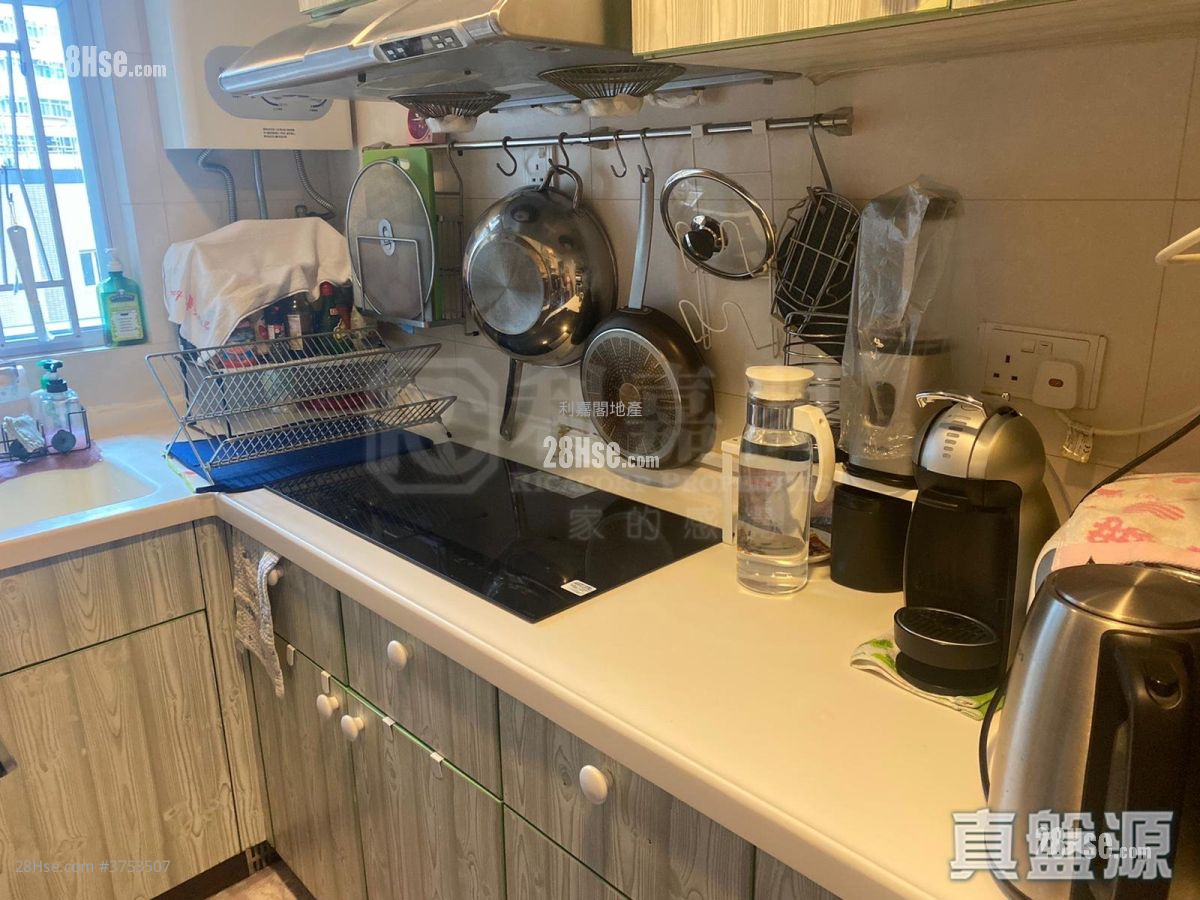 光超台 售盤 2 房 , 1 浴室 550 平方呎