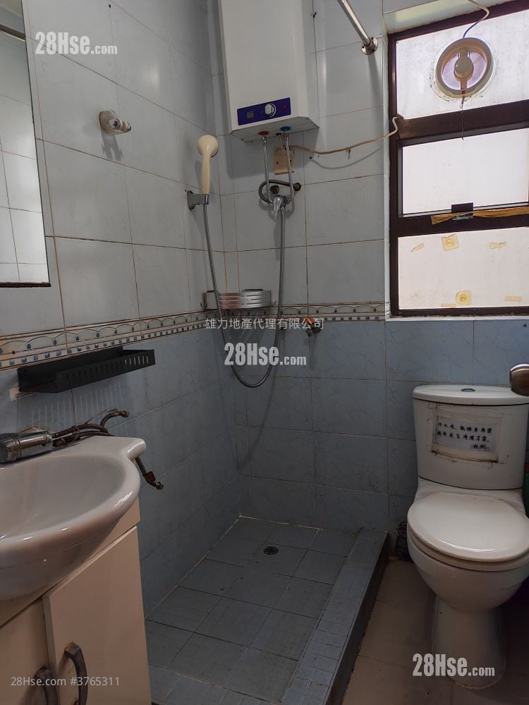 村屋 租盘 2 房 , 1 浴室 400 平方尺