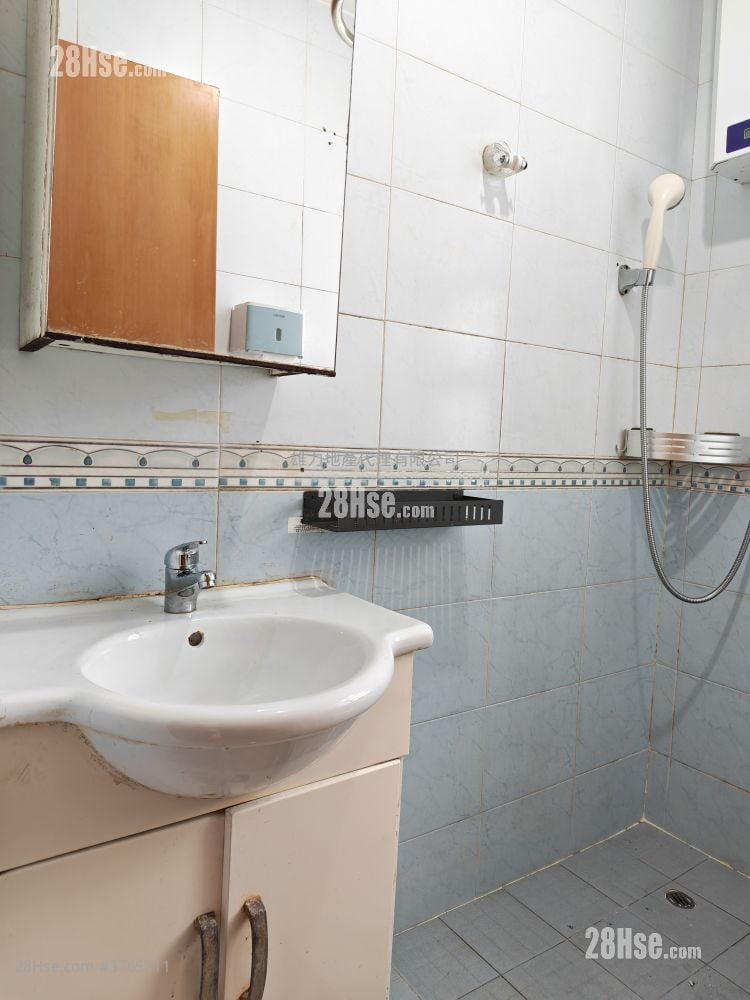 村屋 租盘 2 房 , 1 浴室 400 平方尺