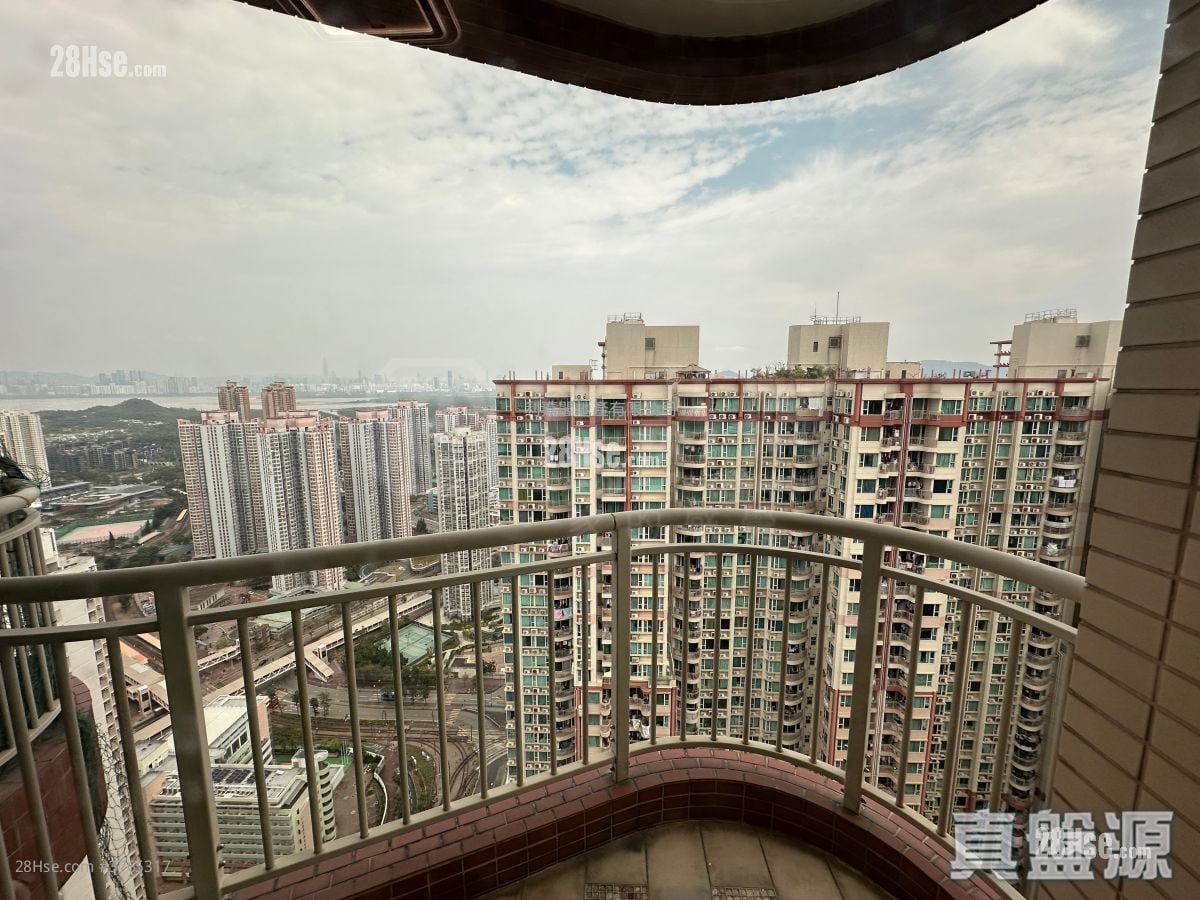 Central Park Towers Sell 2 Bedrooms , 1 Bathroom 493 ft²