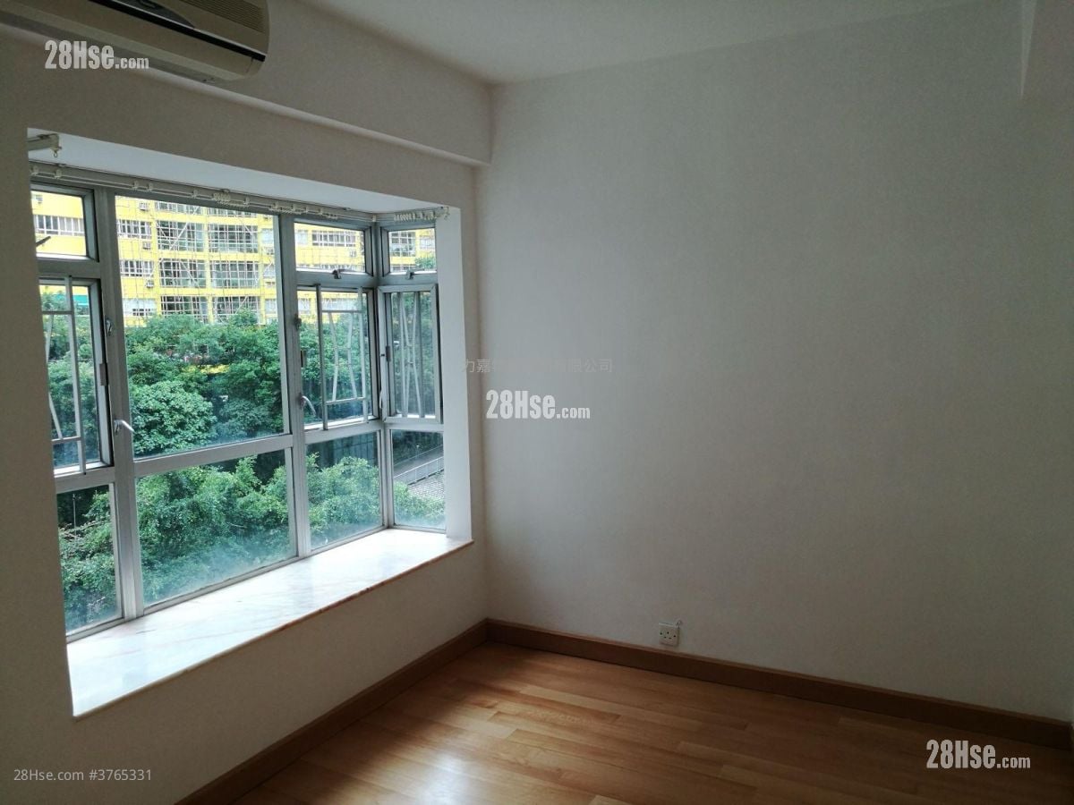 Conduit Tower Sell 3 Bedrooms 705 ft²