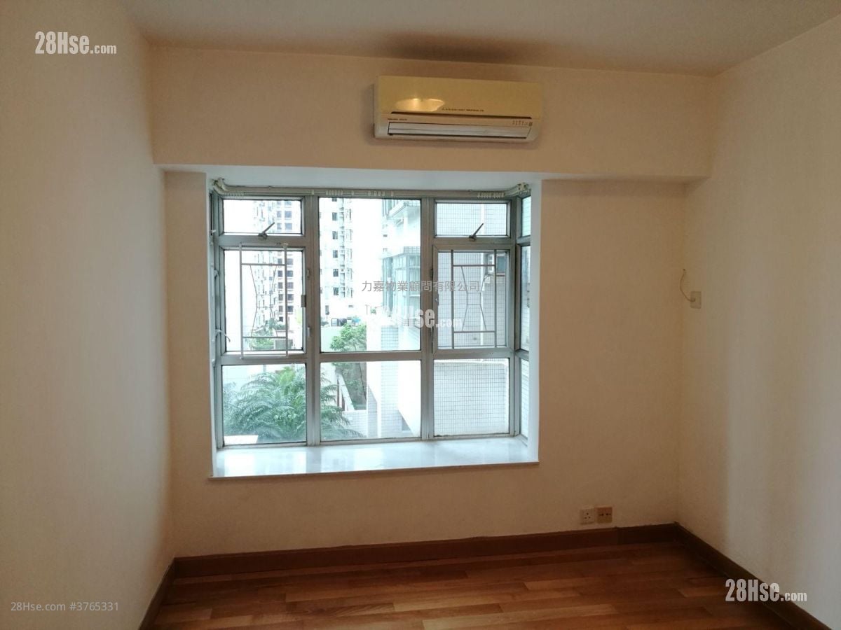 Conduit Tower Sell 3 Bedrooms 705 ft²