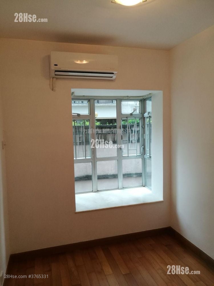 Conduit Tower Sell 3 Bedrooms 705 ft²