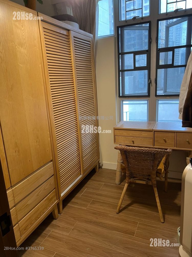 Kwun Tak Court Sell 2 Bedrooms , 1 Bathroom 568 ft²