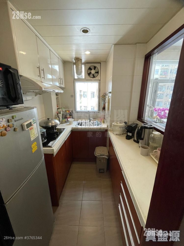 Mei Foo Sun Chuen Sell 3 Bedrooms , 2 Bathrooms 657 ft²