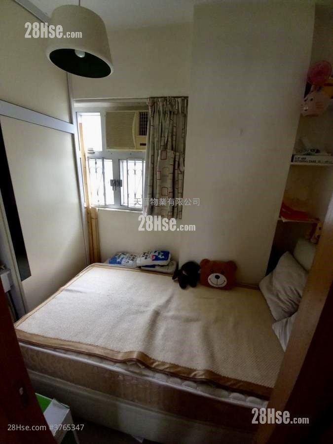 Whampoa Garden Sell 4 Bedrooms , 2 Bathrooms 755 ft²