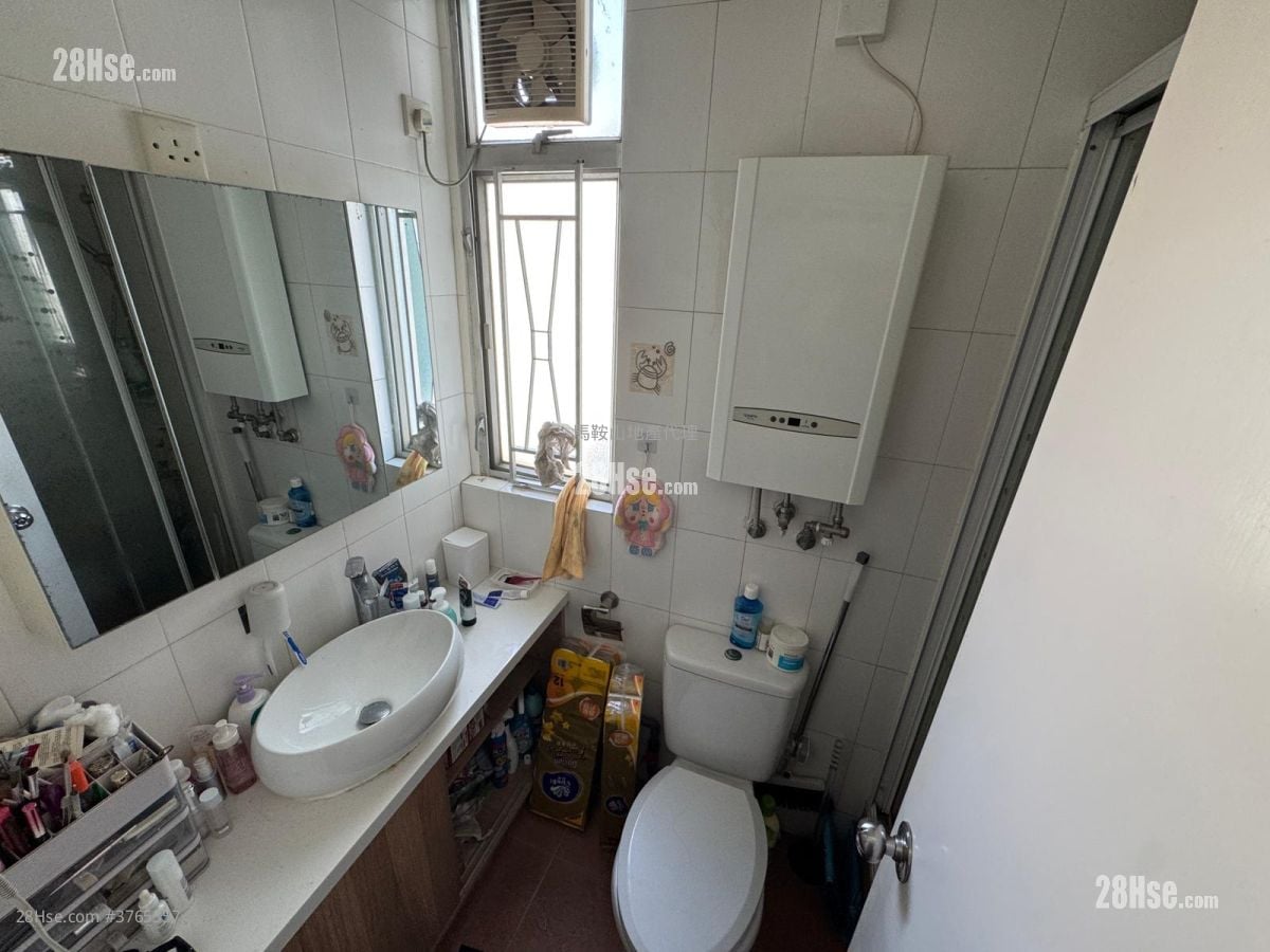 Saddle Ridge Garden Sell 3 Bedrooms , 1 Bathroom 592 ft²