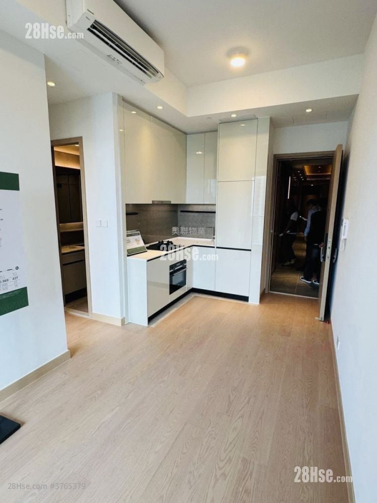 Park Seasons 售盘 1 房 327 平方尺