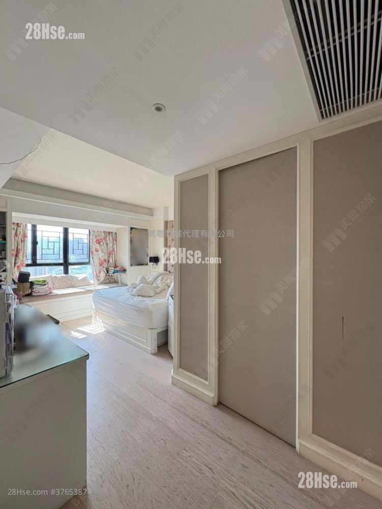 Villa Carlton Sell 2 Bedrooms 1,337 ft²